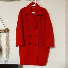冬の暖かいコート　赤レッド