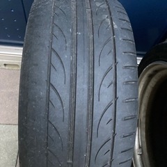 30プリウス　ワーク　ヴァリアンツァ　225 40 18㌅