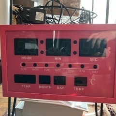 デジタル時計　ピンク