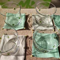 グラス グリーンの水玉 4個 ＋ お揃いのコースター
