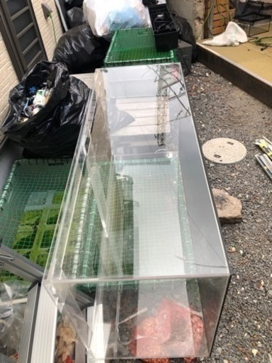 アクリル水槽1800×600×450 クラックあり