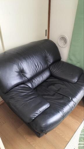 【値下げしました】本革一人がけソファ　黒　肘掛けあり