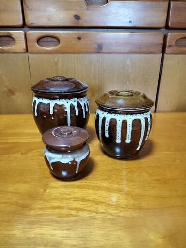 梅干し容器　蓋付きツボ　壺　和食器