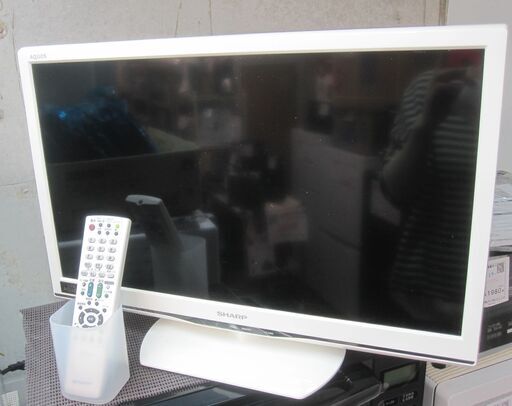 3か月間保証☆配達有り！9900円(税別）シャープ 24型 液晶テレビ ホワイト リモコン・取説付き2014年製