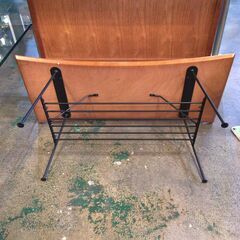 ウォールナット＆スチールのリビングテーブル●BA01W002