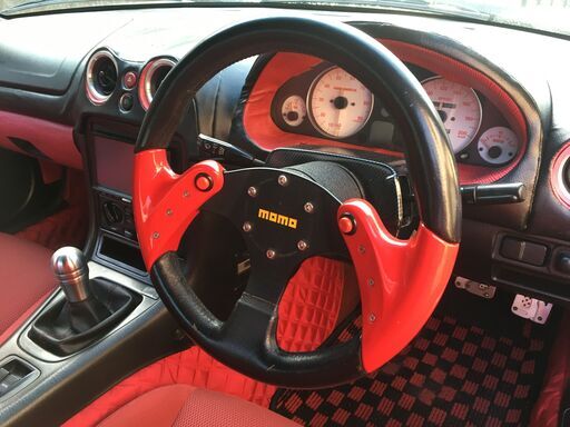 MOMO ステアリング スパイダー 赤 最終値下げ