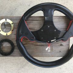 MOMO　ステアリング　スパイダー　赤　最終値下げ