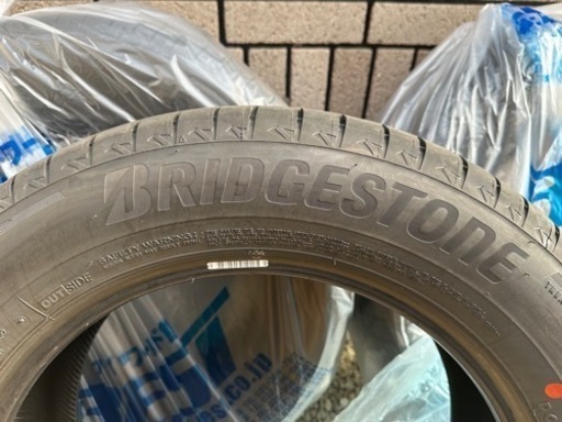 215/60r17夏タイヤほぼ新品！