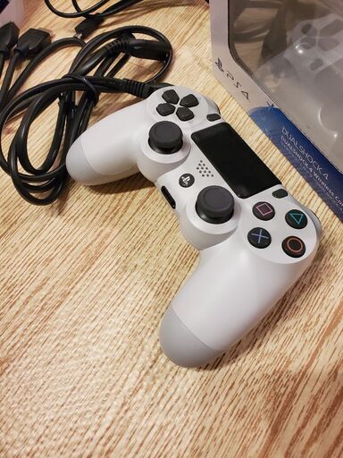 PS4 CUH-2100B B02 Glacier White 1TB 