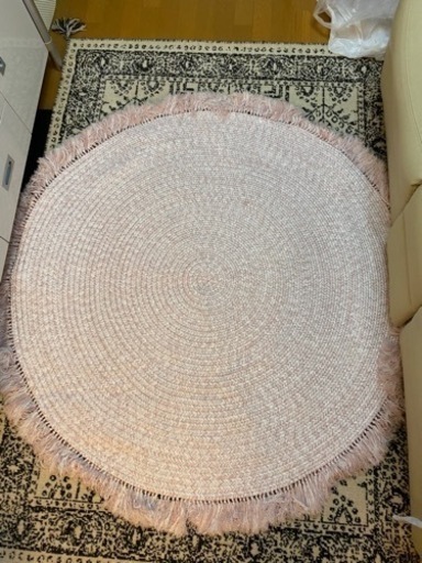 絨毯　ラグ　円形　キラキラ　白ピンク系　美品