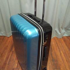 ①スーツケース