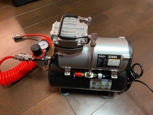 ほぼ新品3kgタンク付きコンプレッサー 最新 