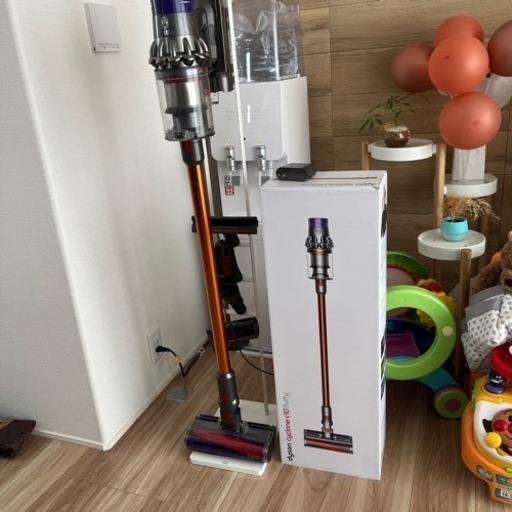 dyson ダイソン ダイソンV10  SV12 Fluffy コードレス掃除機