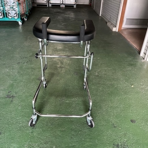 歩行器　　9800円