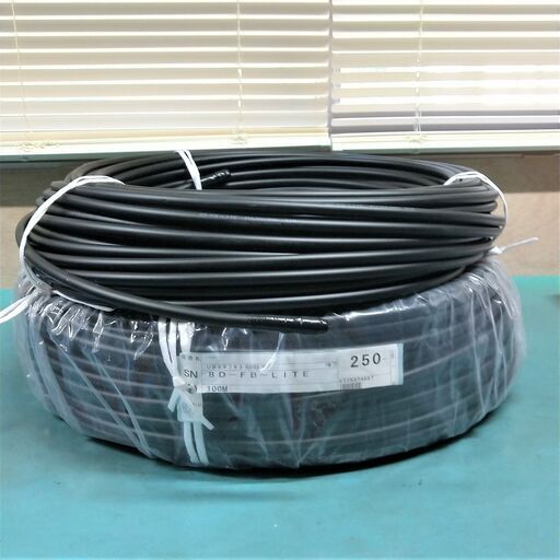 フジクラ 8d-fb-lite 100m 高発泡同軸ケーブル 50Ω 無線用 黒色 1巻 8D-FB-LITE 100m巻 50Ω高周波同軸ケーブル / 電線ストア 中部電材(株)