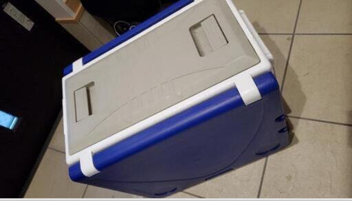 イス、テーブル付クーラーボックス