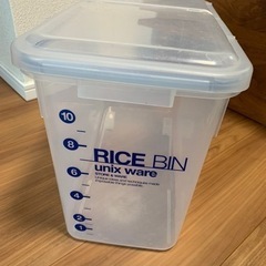 《無料〜3月末処分》米びつ　10リットル　プラスチック