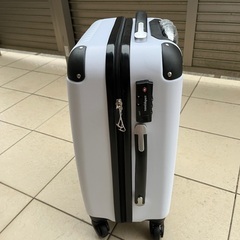 スーツケース　白　ホワイト　旅行バック　Sサイズ　旅行バッグ　機...