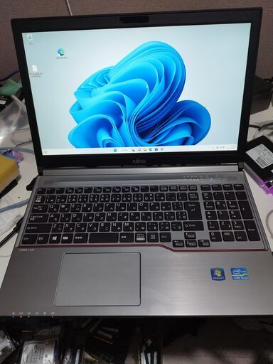 １台訳アリ　6ヶ月保証（Windows 11+Office2021年）FUJITSU　LIFEBOOK　E　SERIES