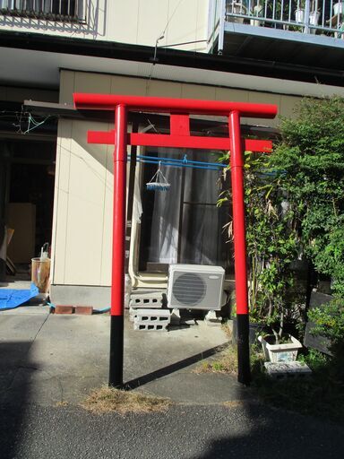 ②鳥居・　新品・【訳アリ】　鳥居組み立て式・塩ビ、