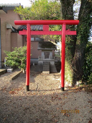 ②鳥居・　新品・【訳アリ】　鳥居組み立て式・塩ビ、