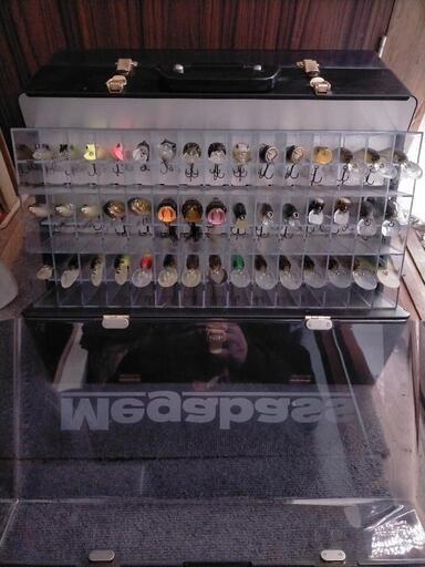 メガバスアサイラムバカンス90個収納可能(限定？)バス釣りハードルアー