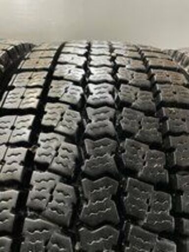 札幌発 引取OK TOYO M919 245/80R17.5 133/131J 17.5インチ トラックタイヤ スタッドレス 6本 バリ溝 中型 4t 増トン車　(MTE271) クレジットカード QRコード決済可能 札幌発 引取OK TOYO M919 245/80R17.5 133/131J 17.5インチ トラック