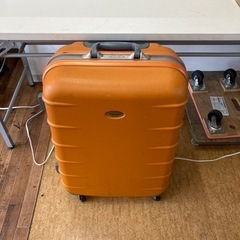 鍵付き　スーツケース　オレンジ
