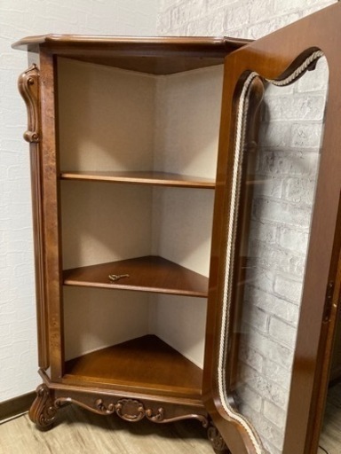 アンティーク大型キャビネット | consecurity.com.br