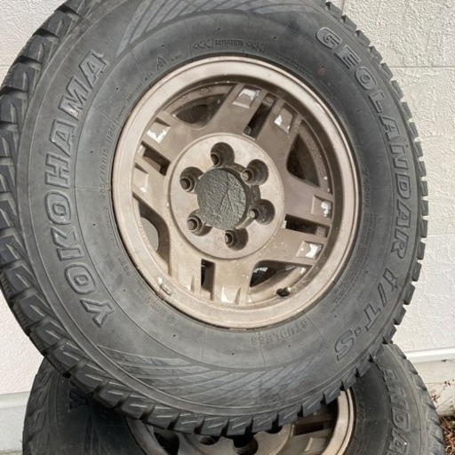 高品質 決まりました！【78プラド使用品】YOKOHAMAスタッドレスタイヤ4  