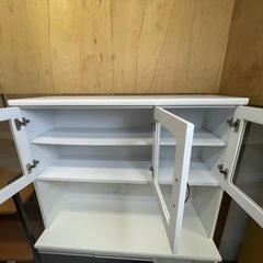 リサイクルサービス八光 配達・設置OK】ホワイト&エナメルブラック 食器棚