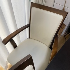 椅子４脚⬛︎美品　ダイニングテーブルセット　木製　ダークブラウン　レザー　合皮　回転　天然木