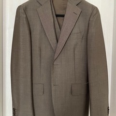 【値下げしました！スーツ　スリーピース】