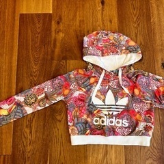 adidas ショート丈　パーカー