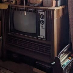 50年前の昭和レトロブラウン管テレビ