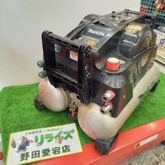 ※カバーに割れ有り　マキタ AC460XG エアコンプレッサー【...
