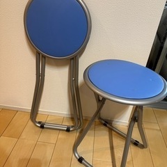 丸椅子　二つセット　シンプル　折りたたみ椅子