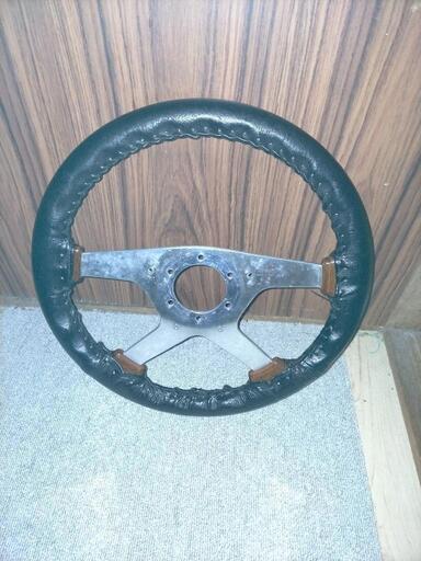 旧車MOMOハンドル当時物。ボスなし