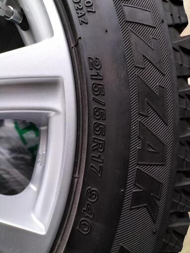 スタットレスタイヤ215/55R17