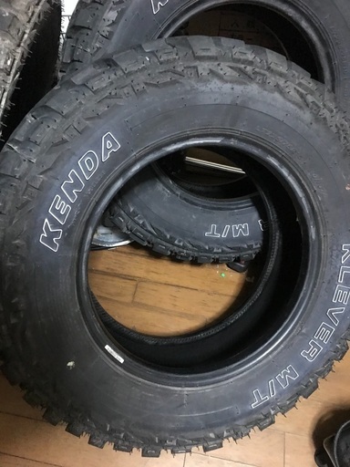 タイヤ　MT 225/75r16 バリ山　4本