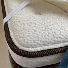 セミダブルベッドフレーム+マットレス2台 