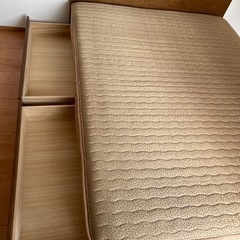カリモク　ワイドダブルベッド　引き出し収納