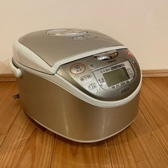 【決まりました】炊飯器　5.5合　東芝　通常に使用可能　蒸気口キ...