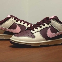Nike Dunk Low "Valentine’s Day" ...