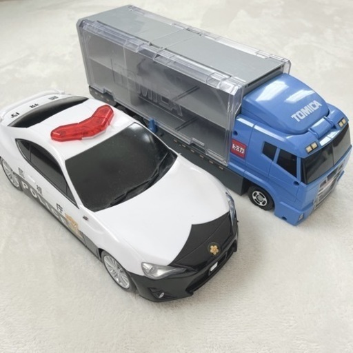 トミカ おかたづけコンボイとビッグおかたづけパトカー トヨタ86