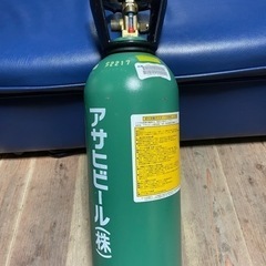 炭酸ガス5キロほぼ満タン。オマケで...