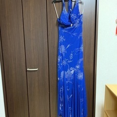 ブルーのドレス