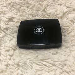 CHANEL アイシャドウ　パープル