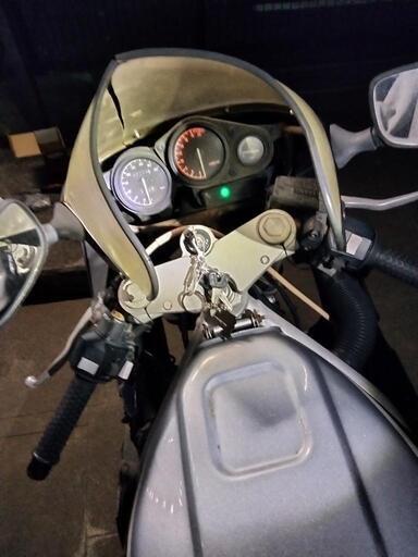 MUAY THAIメーカー太ももパッド ローキックキックボクシング