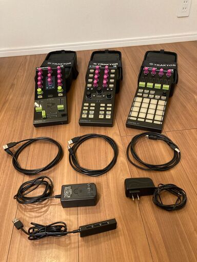 TRAKTOR KONTROL F1 DJコントローラー 専用ケース付き TRAKTOR KONTROL F1 DJコントローラー 箱、専用ケース付